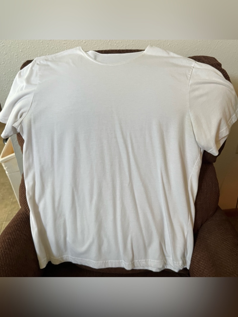 Classic Women’s White Crew Neck T-Shirt